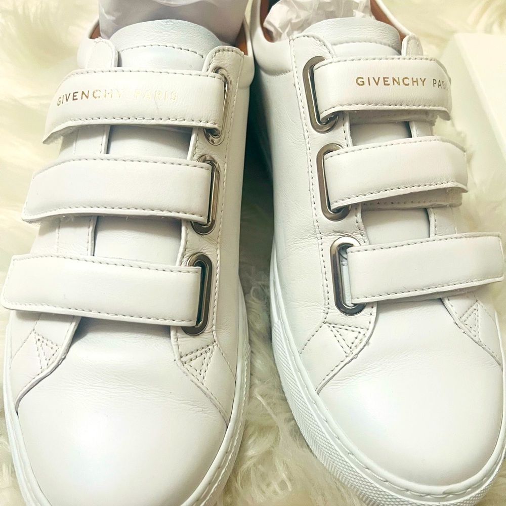 Urban Street Low-Top Sneakers w/ Straps